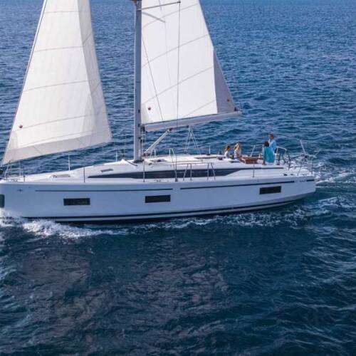 Bavaria c42 style | Aurelia