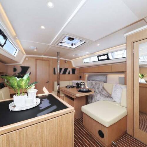 Bavaria C42 Style Leya