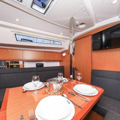 Bavaria Cruiser 34 Deneb