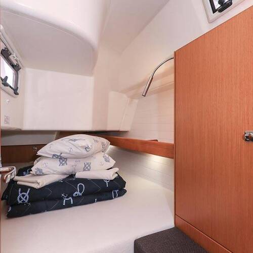 Bavaria Cruiser 34 Deneb