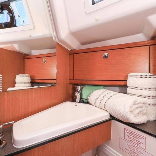 Bavaria Cruiser 34 Deneb