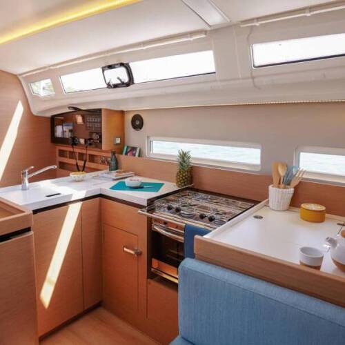 Sun Odyssey 410 Under Pressure