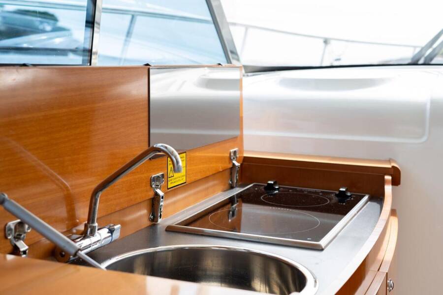 Antares 12 Helen Rose