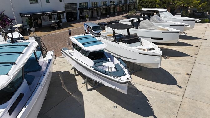 Axopar 29 XC Cross Cabin Ema