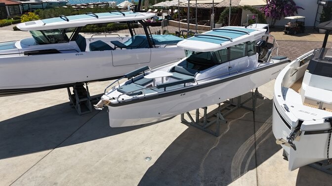 Axopar 29 XC Cross Cabin Ema