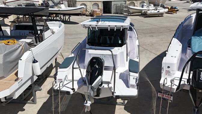 Axopar 29 XC Cross Cabin Ema