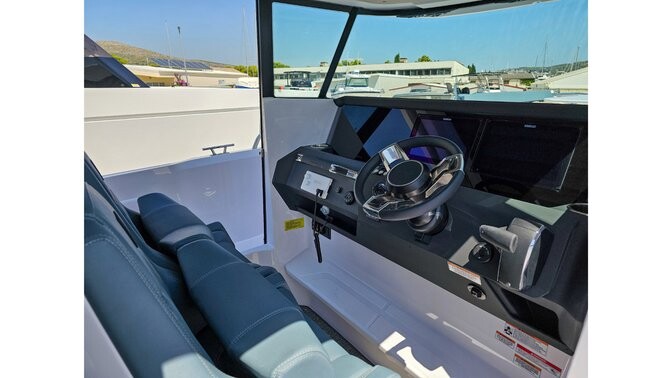 Axopar 29 XC Cross Cabin Ema