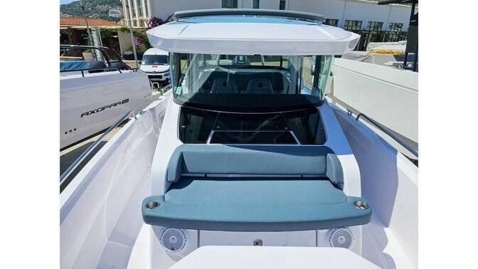 Axopar 29 XC Cross Cabin Ema