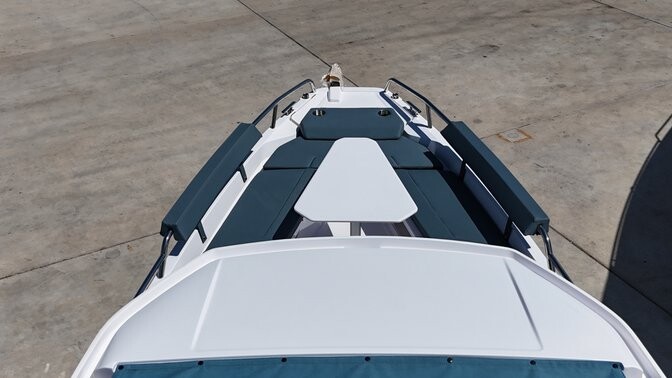 Axopar 29 XC Cross Cabin Ema