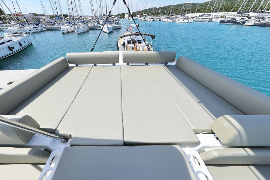 Bali Catspace OW Playtime - OW