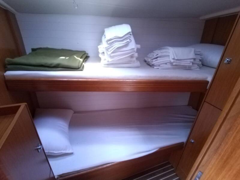 Bavaria 51 Cruiser Gin Tonic