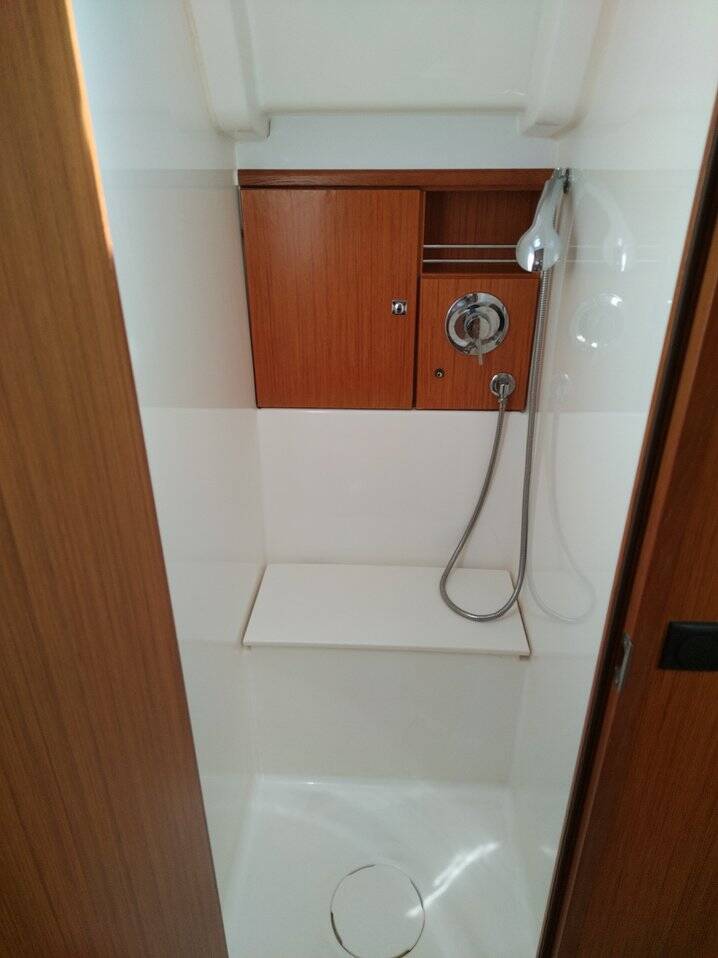 Bavaria 51 Cruiser Gin Tonic