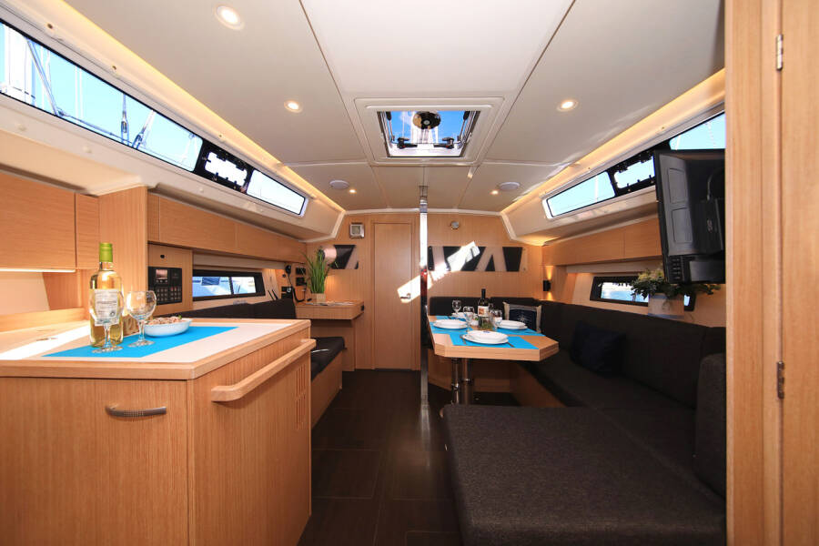 Bavaria C42 Style Lizzy