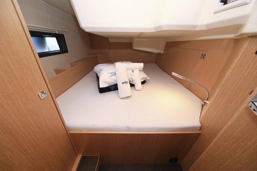 Bavaria C42 Style Lizzy