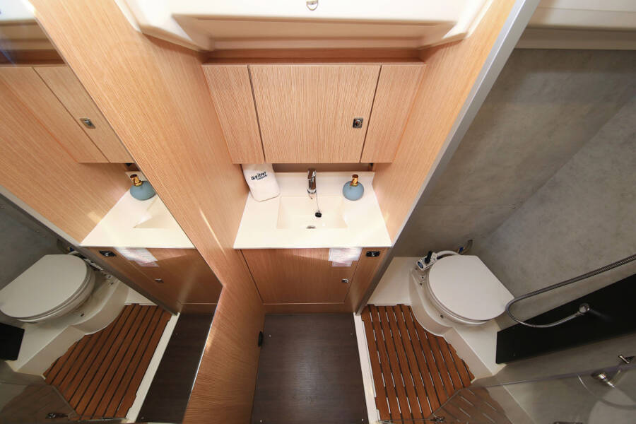 Bavaria C42 Style Lizzy