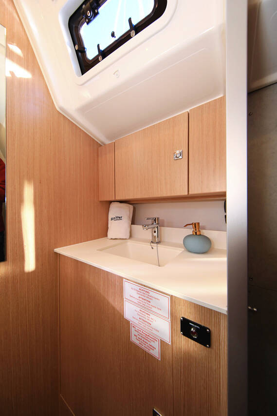 Bavaria C42 Style Lizzy