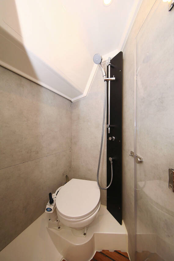 Bavaria C42 Style Lizzy