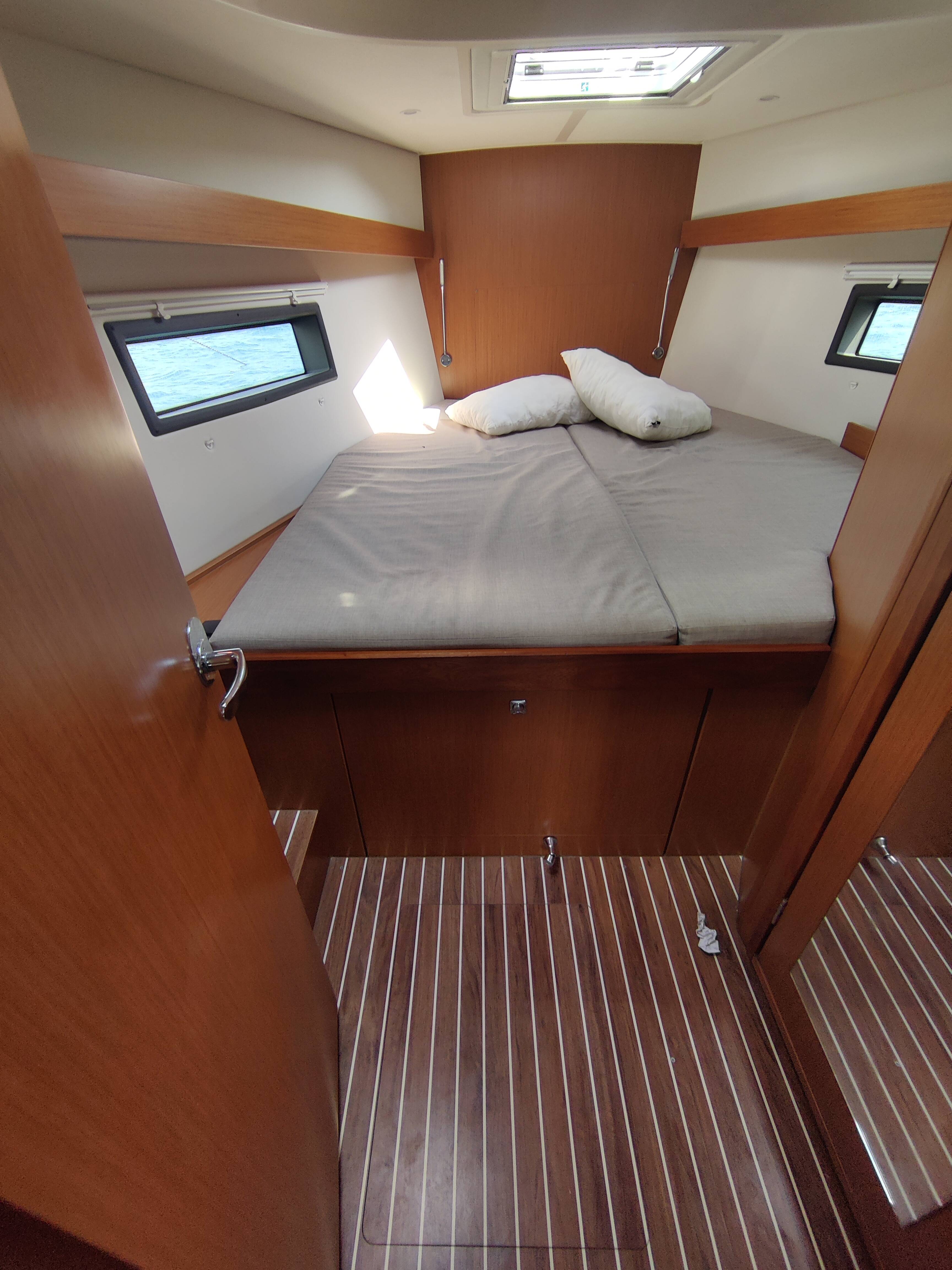 Bavaria C42 Silver VII