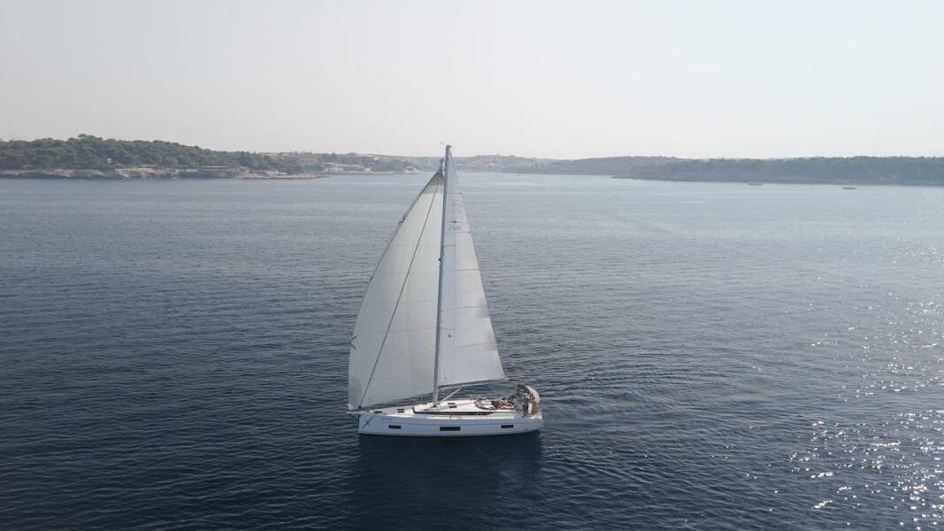 Bavaria C45 Style Aria