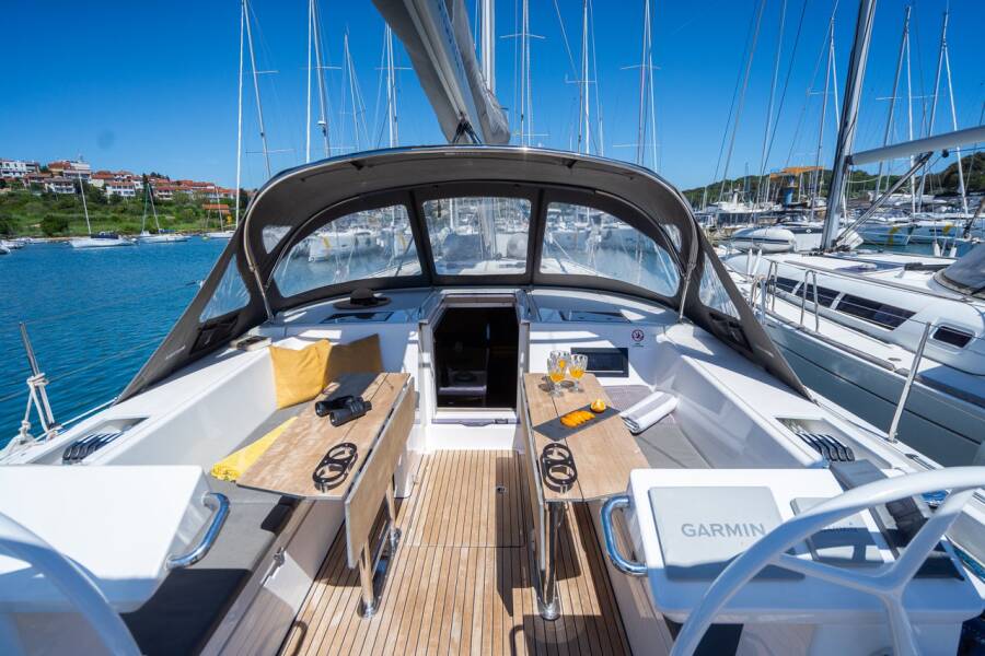Bavaria C45 Style Aria