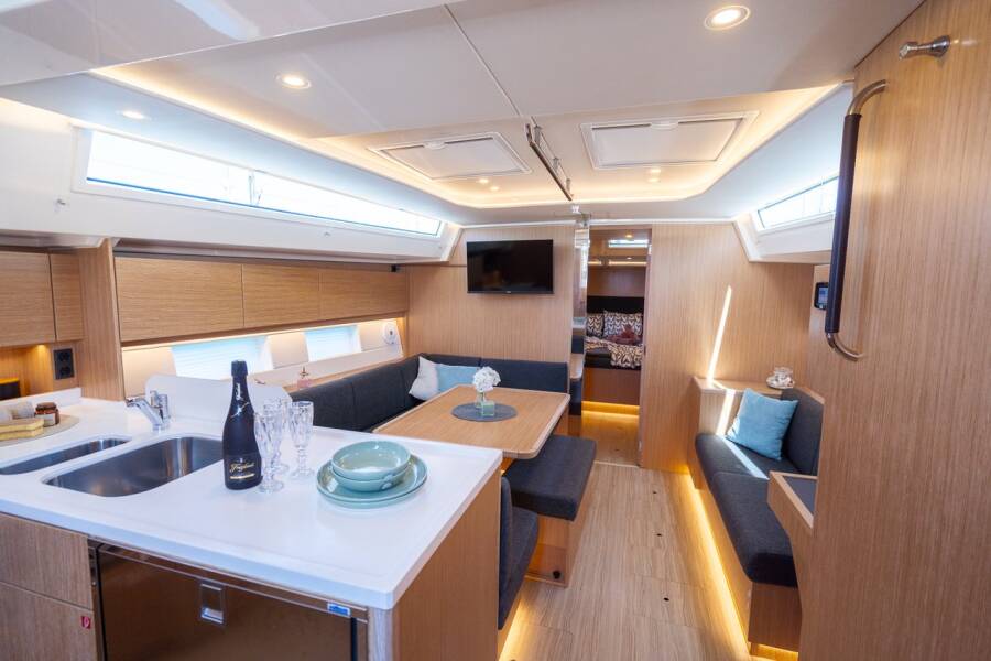 Bavaria C45 Style Aria