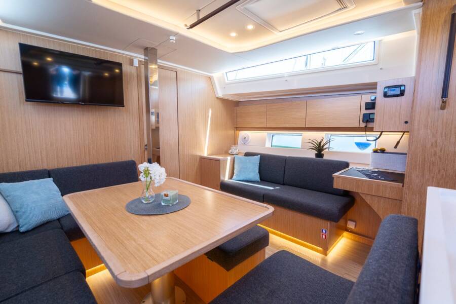 Bavaria C45 Style Aria