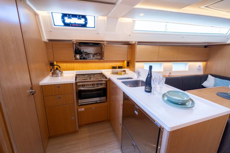 Bavaria C45 Style Aria