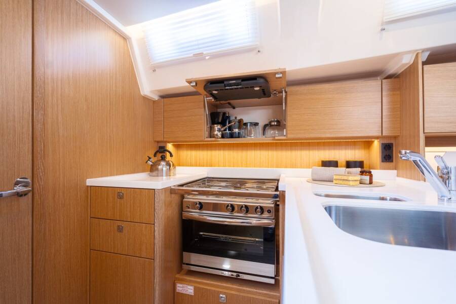 Bavaria C45 Style Aria