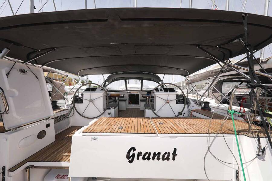 Bavaria C50 Holiday Granat