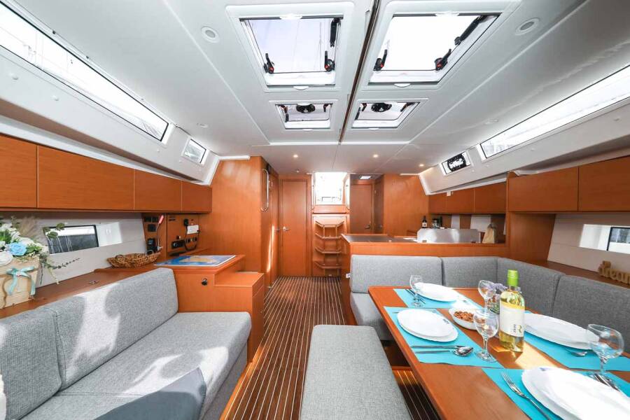 Bavaria C50 Holiday Granat