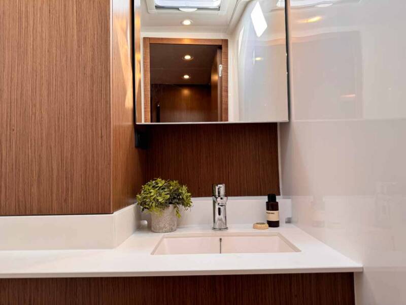 Bavaria C57 Style F-ONE