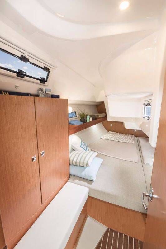 Bavaria Cruiser 34 Licence to chill