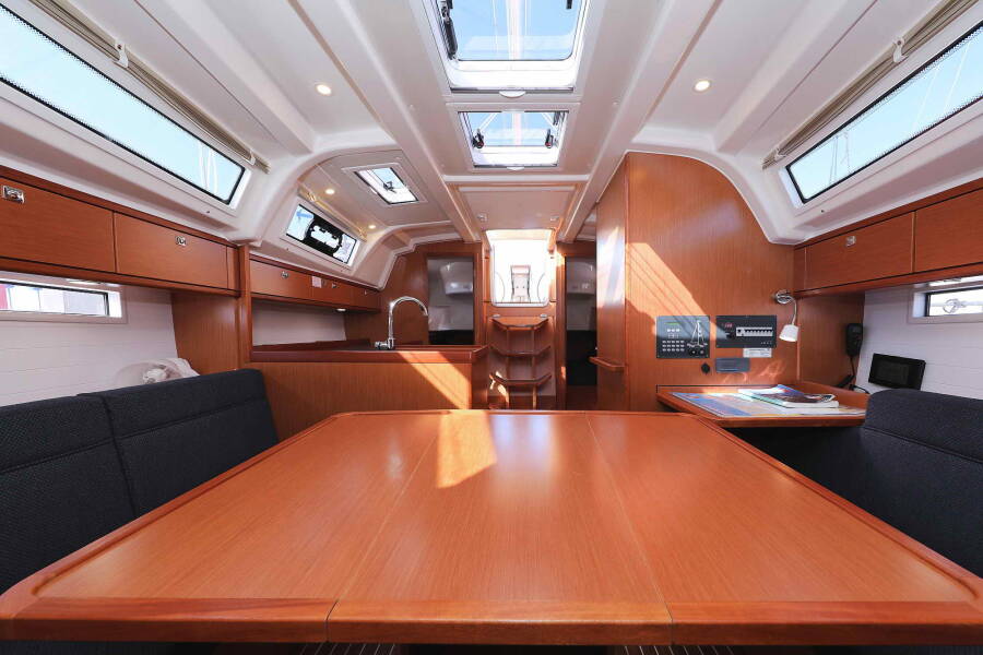 Bavaria Cruiser 37 ECONOMY