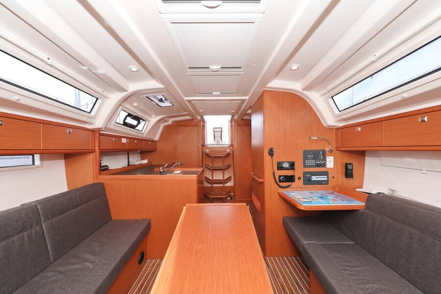 Bavaria Cruiser 37 aMore