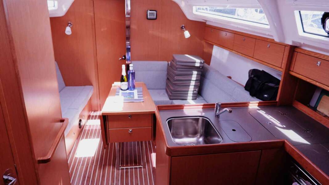 Bavaria Cruiser 37 Catalina