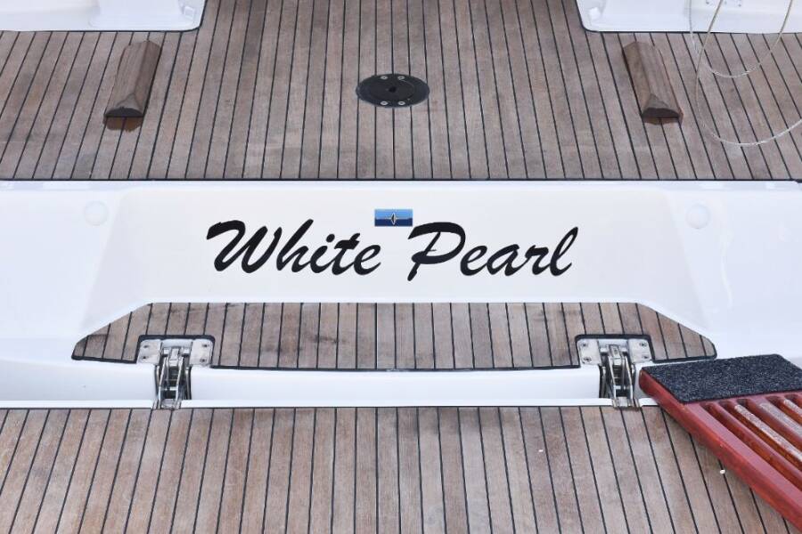 Bavaria Cruiser 37 White Pearl 