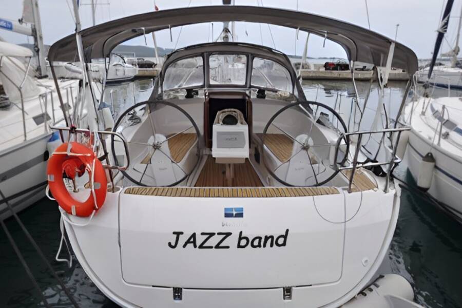Bavaria Cruiser 37 Jazz Band