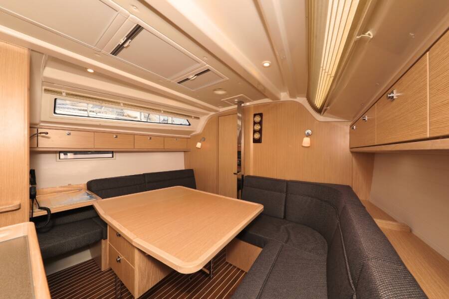 Bavaria Cruiser 37 Jazz Band