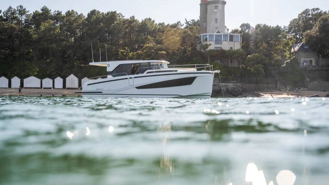 Delphia 10 Sedan Summer Kiss