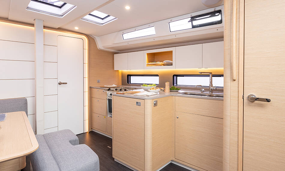Dufour 41 Equilibrium
