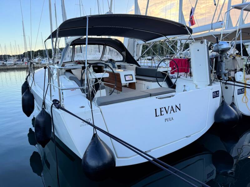Dufour 430 GL Levan