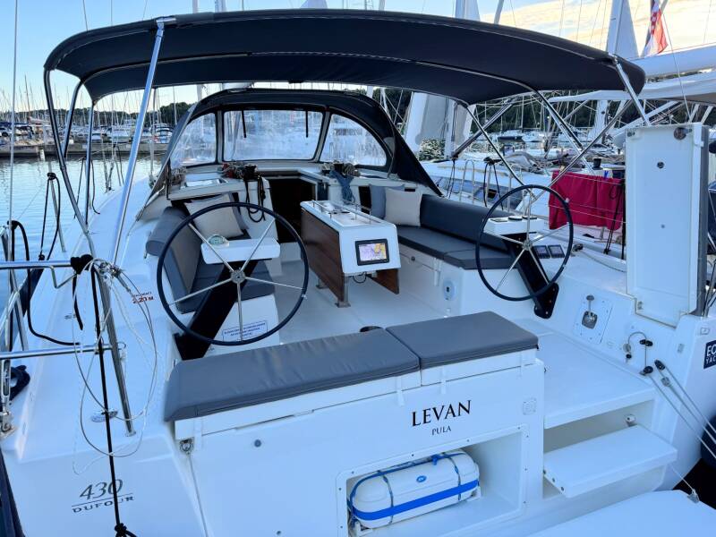 Dufour 430 GL Levan