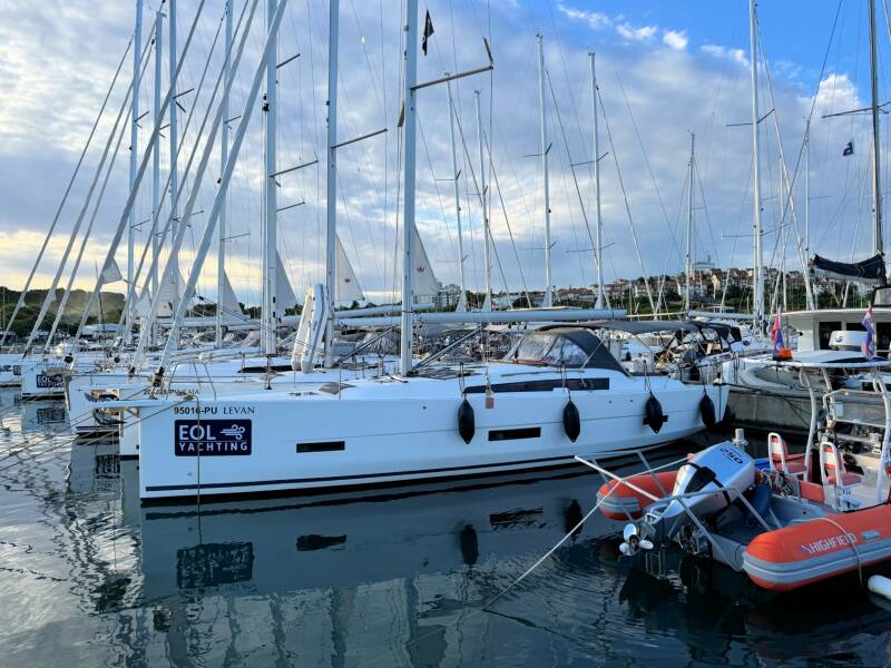 Dufour 430 GL Levan