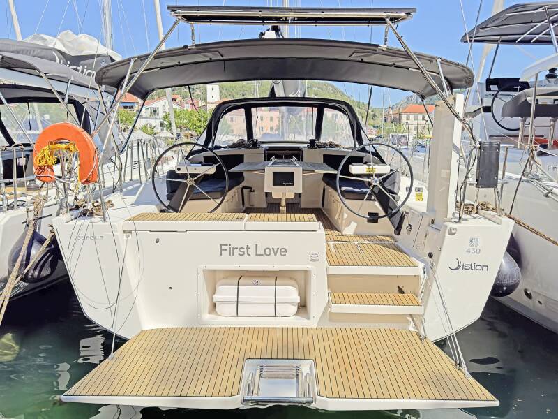 Dufour 430 First Love