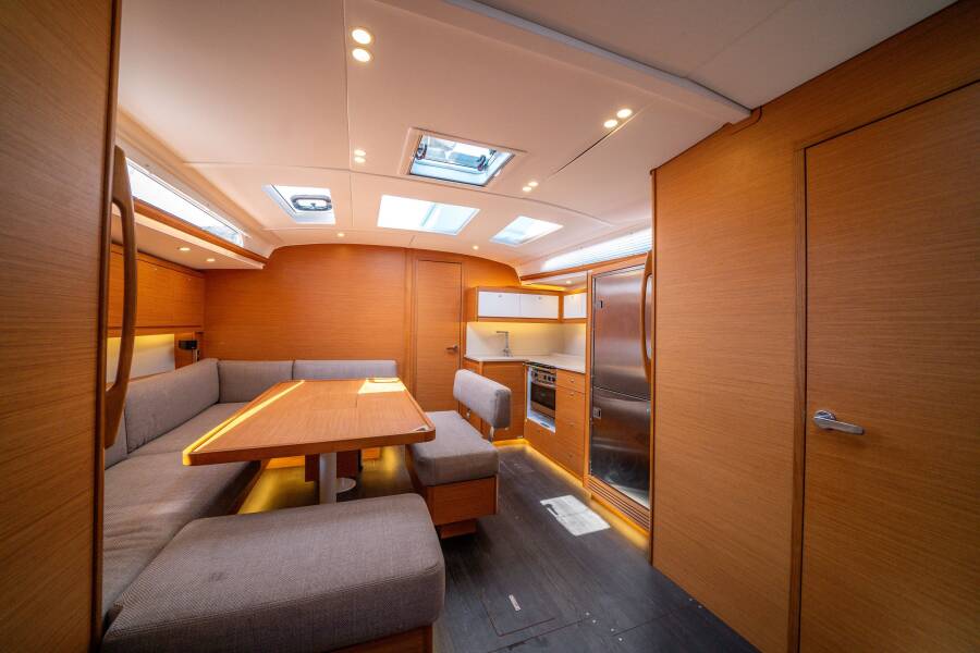 Dufour 470 Gusto 7