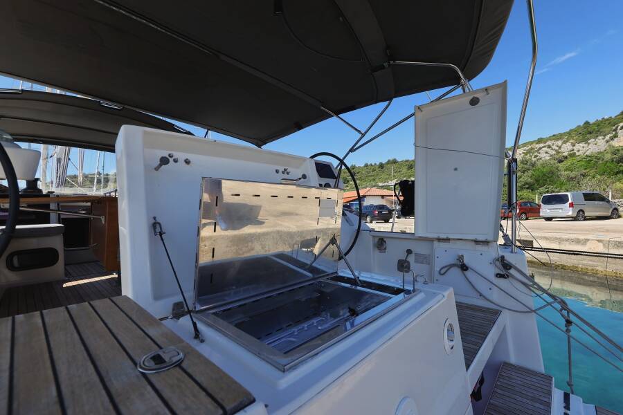 Dufour 520 GL Lateja