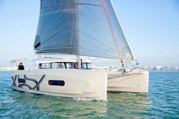 Excess 11 HULL 206