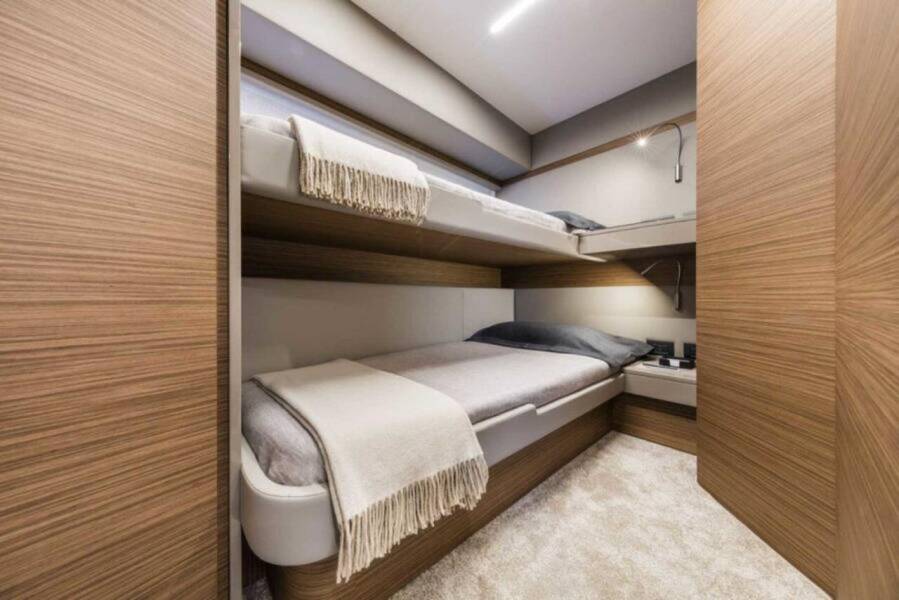 Ferretti Yachts 450 Dream