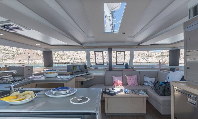 Fountaine Pajot Astrea 42 FIRE STORM