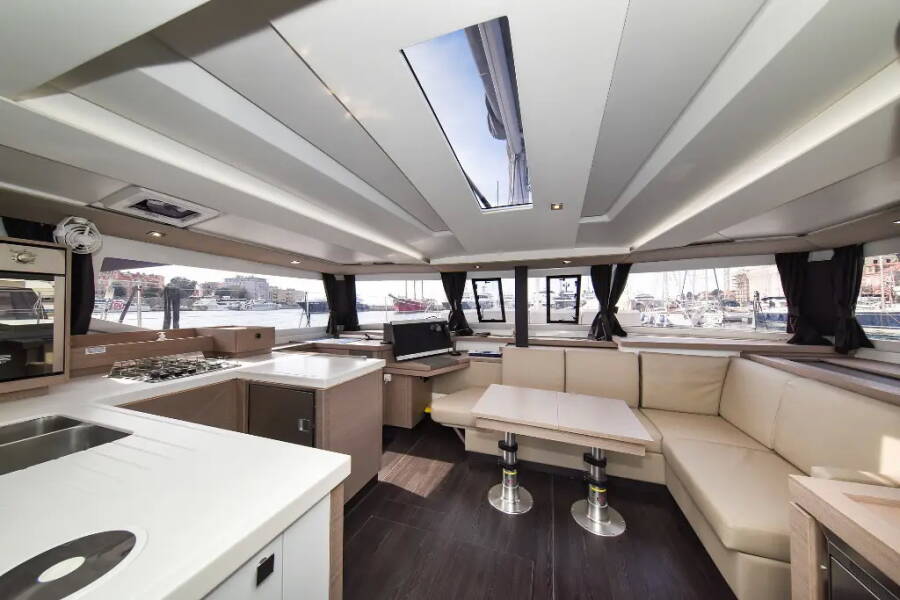 Fountaine Pajot Astrea 42 PRESTIGE